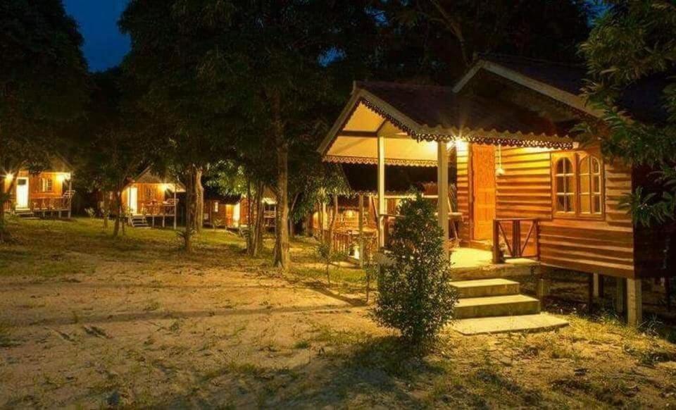 Smile Sunset Resort Koh Lipe Exterior photo